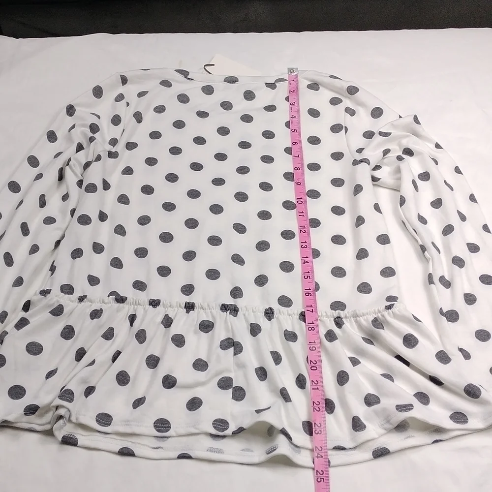 NWT Green Envelope women's medium sized long sleeved top - Picture 10 of 12